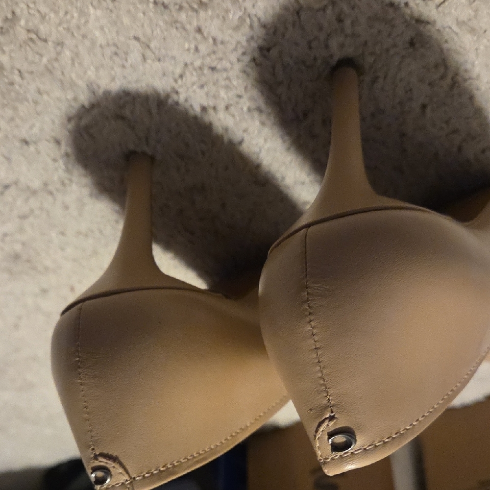 Coach Women's Beige Heels - Picture 4 of 5